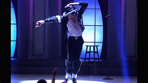 Michael Jackson - Billie Jean moonwalk - Live at 30th Anniversary Celebr...