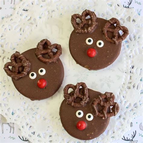 Reindeer Cookies With Pretzel Antlers