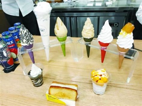 冰淇淋店面_尼古拉斯小果核-站酷ZCOOL