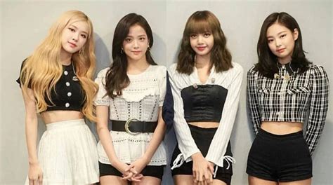 Rose Blackpink Outfits These Photos Of Blackpink And Their Legendary ...