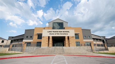 'Suspicious person' in custody following report at Lake Travis High ...