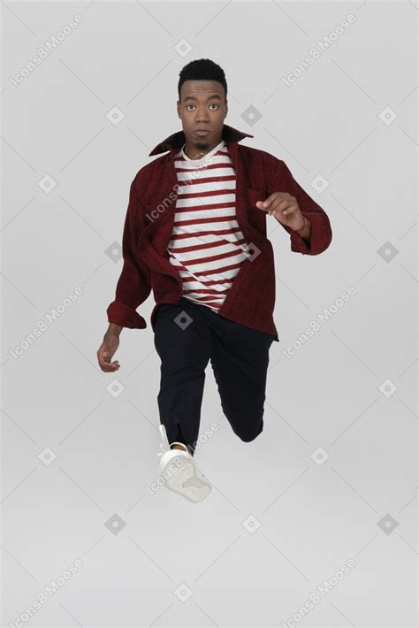 Businessman Running towards Camera 的图像结果