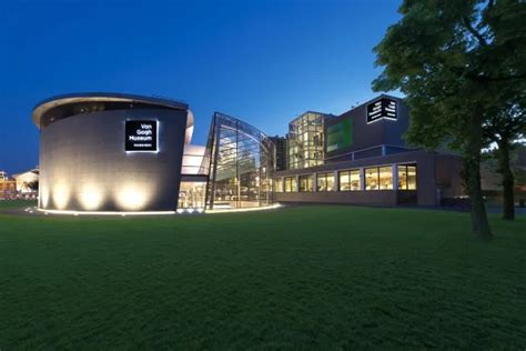 Immerse yourself in art at the Van Gogh Museum
