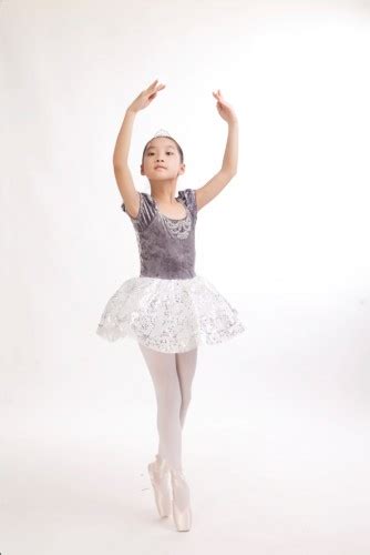 芭蕾舞儿童,少儿芭蕾形体训练(2) - 伤感说说吧