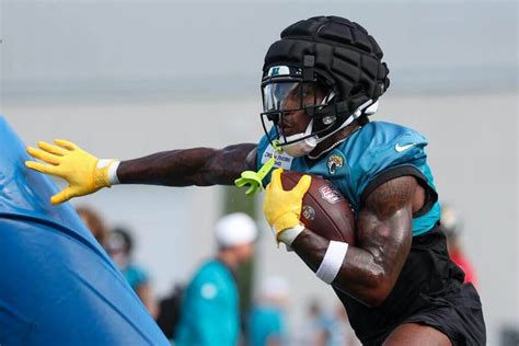 Eagles acquire RB Tank Bigsby in trade with Jaguars: Source - The Athletic