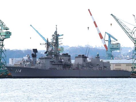 图文：日本高波级114号驱逐舰在船厂维护_新浪军事_新浪网