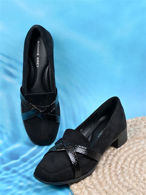 Women Black Solid Ballerinas – ShoeTree