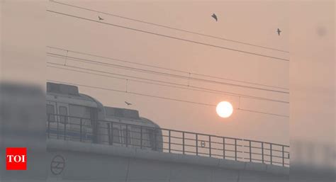 Delhi Temperature: Delhi stares at colder winter, records lowest post ...