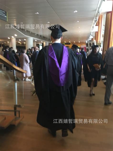 国外硕士服颜色分类-国外大学学位服的颜色和含义 - 美国留学百事通