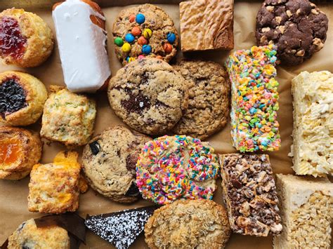 Freya Bakery adjacent to Pike Place makes tasty croissants - Review ...