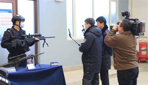 黑龙江省哈尔滨市公安局道外分局组织开展警务实战综合演练(组图)-特种装备网