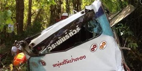 泰国旅游巴士翻车坠山 11人遇难无中国人(图)(含视频)_手机新浪网