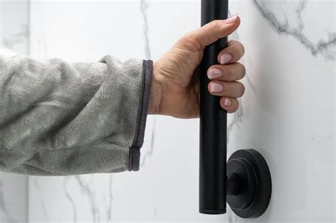 Walk-In Shower Replacement 的图像结果