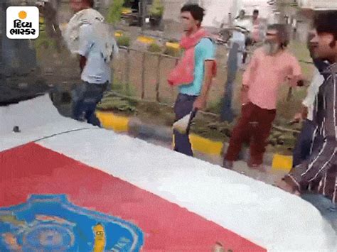 BRTS-city bus drivers started uproar on some routes in Surat, video of ...