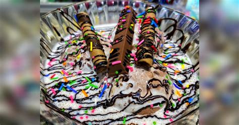 Indulge In Heavenly Sundaes, Milkshakes, Fruit Shots & More Here! | LBB