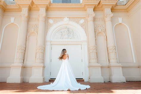 Minimalist Chic Modern A-Line Wedding Dress with Shoulder Straps and Pockets
