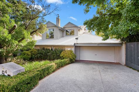 4 Horseshoe Bend Road, Keilor VIC 3036