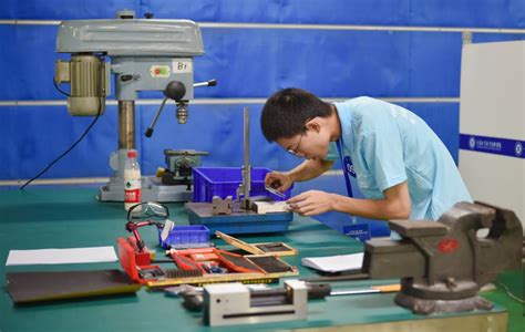 【综合新闻】聚焦技能“振兴杯” 共展青年工匠新风采-重庆工业职业技术学院