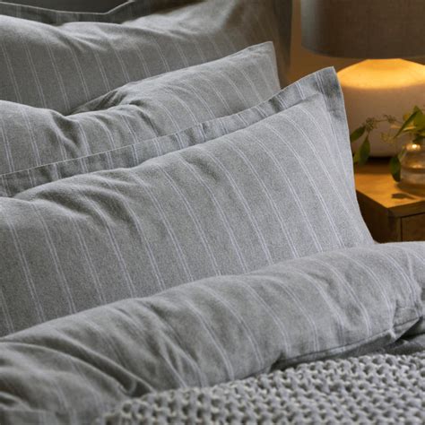 UK Bed Sheet Sizes Chart Guide | Christy