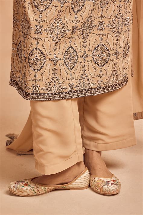 Beige Embroidered Kurta Set – SABHYATA CLOTHING