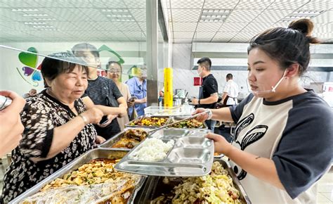 暖胃更暖心 高新区（新市区）青海路社区食堂对居民开放