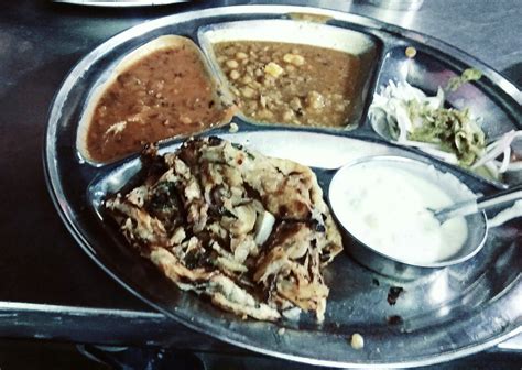 Foodies, You Just Have To Try The Chur Chur Naan At Chawla De Mashoor ...