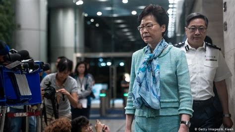 香港学生坚持5大诉求 拒绝同林郑闭门谈判 - 万维读者网
