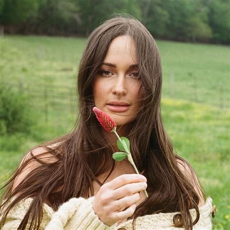 LOST IN TRANSLATION (FEAT. CARÍN LEÓN) - Kacey Musgraves - LETRAS.COM