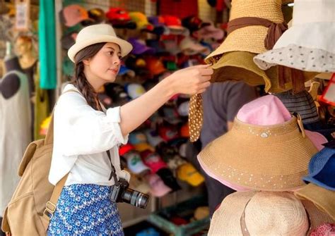 Shopping In Hong Kong 2026: 5 Chic Hubs You Must Visit!