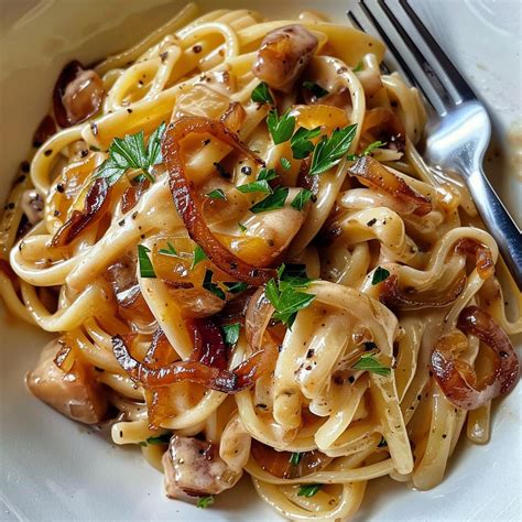 35-Minute Vegan Caramelized Onion Pasta You’ll Crave