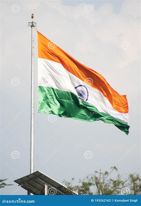 Indian National Flag, the Tricolor. Meaning of Colors - Saffron ...