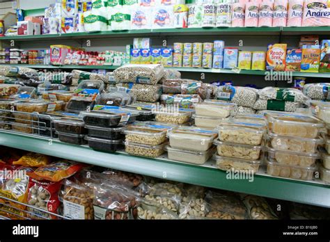 Corner Store Interior 的图像结果
