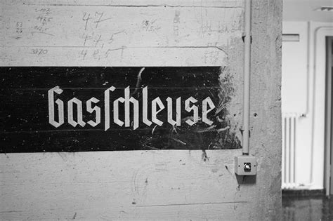 Information Sign 的图像结果