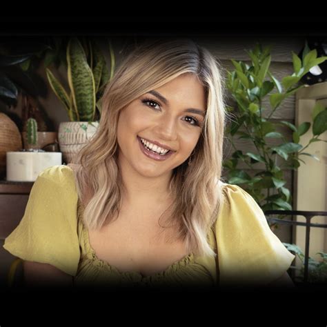 Giannina Milady Gibelli - Age, Bio, Birthday, Family, Net Worth ...