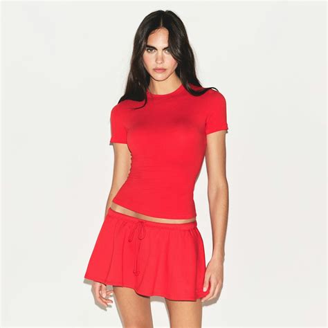 Skims Shapewear Where to Buy 的图像结果