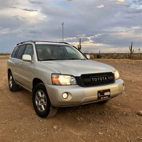 Toyota Highlander Grille 2004-2007 With Letters and Lights
