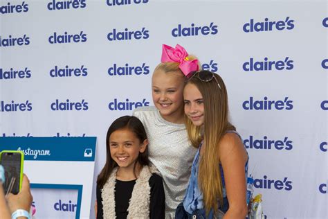 Jojo Siwa Height: How Tall is The American Dancer? - Hood MWR