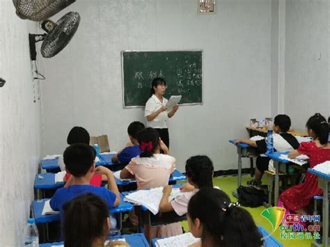 65岁教师坚守6名农村孩 薪水830元教7门课（2）-千龙网·中国首都网