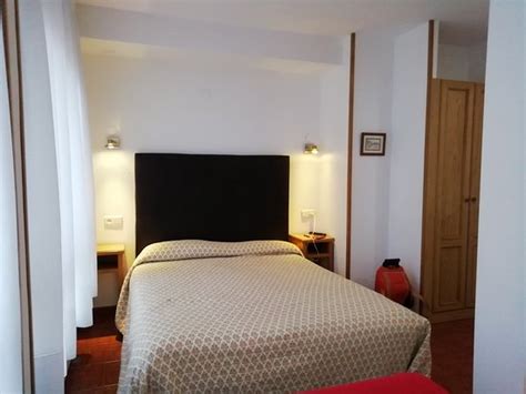 HOSPEDAJE MAGALLANES (Santander) - Hotel Reviews, Photos, Rate ...