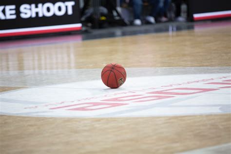 What Does It Take to Be a D1 Basketball Player? | Hoops Addict