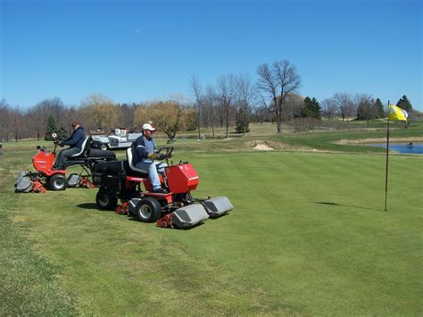 North Shore Country Club Golf Course Maintenance: Putting Green ...