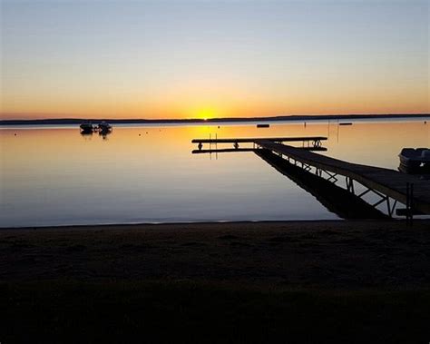 BIRCH LODGE COTTAGES (Higgins Lake) - Cottage Reviews & Photos ...