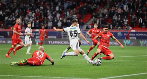 Beşiktaş'ın genç yıldız adayı Emirhan İlkhan kimdir? Hangi pozisyonda ...