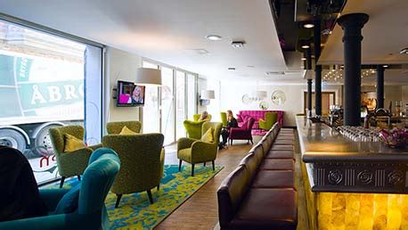 Restaurant lighting | Signify India