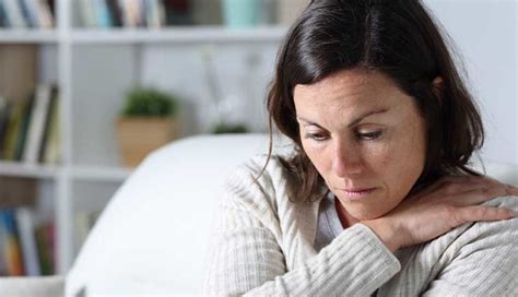 11 Ways to Know Someone is Emotionally Unstable - lifeberrys.com