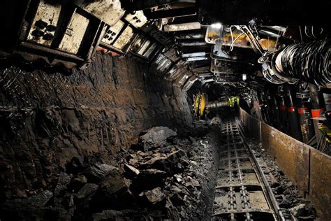 煤矿发展四十年 机械化程度逐步提高 科学技术在矿井得到普及_华科电气设备有限公司