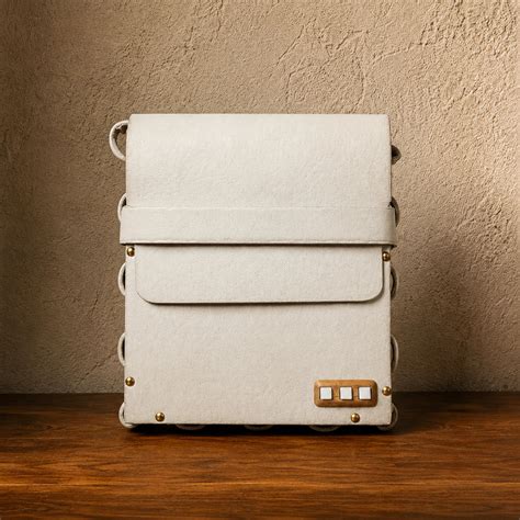 Woodlyn | Wooden Bags, Vegan Leather Bags & Handcrafted Shoes – WOODLYN