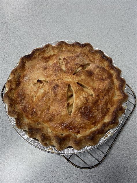 Apple pie + hand pies made from the leftover dough : r/Baking