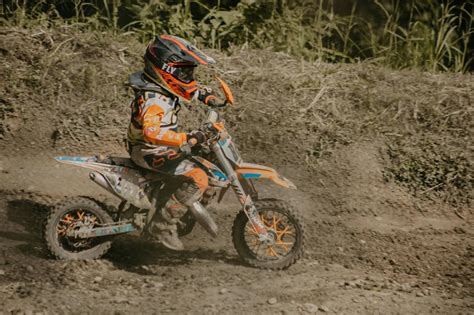 Top Dirt Bikes for Kids 8-14: Unlock Their Off-Road Dreams - FRP ...