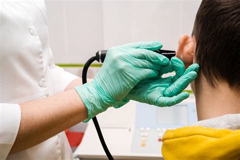 Cómo destapar los oídos de forma segura | 6 TÉCNICAS